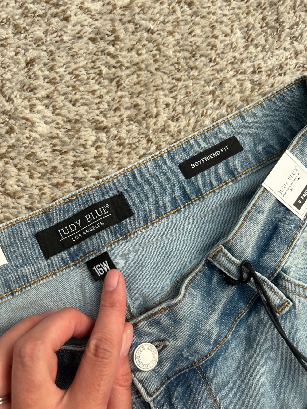 NWT Judy Blue BLAIRE Mid Rise V Front Cuff Boyfriend Cool Denim Casual 16W - Picture 4 of 15